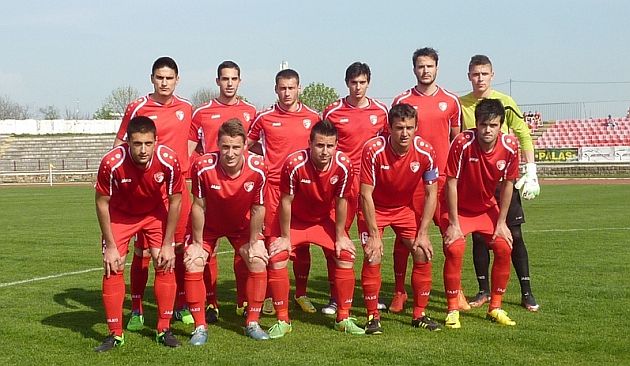 Fudbaleri Radnickog pre pocetka utakmice sa BSK-om