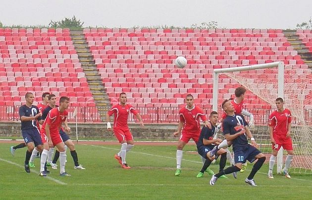 Jedna od neiskorišćenih šansi Rada u petercu Radničkog na današnjoj utakmici na „Čika Dači“