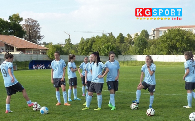 FUDBALERKE  SUMADIJA 1903